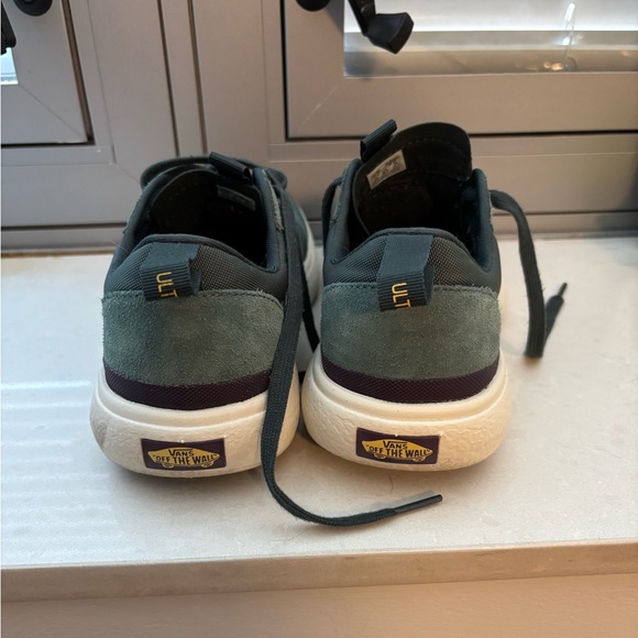 Vans Sneakers (M 7 / W 8.5) - Picture 4 of 6